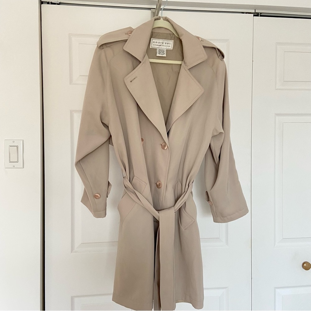 VINTAGE Beige Belted Trench Coat -Size 7 - Picture 5 of 10